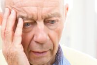 نشانه‌های آلزایمر را بشناسید | ۷ مرحله پیشرفت این بیماری خطرناک