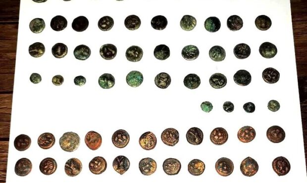 کشف ۷۳ سکه عتیقه دوره اشکانیان در ایستگاه راه آهن